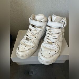 Youth Nike Air Force 1 MID LE (GS)